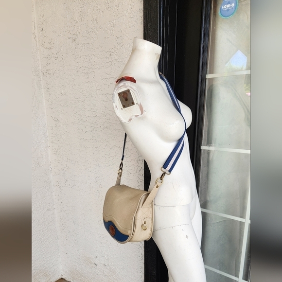 Vintage Dooney & Bourke-All Weather Leather Teton Saddle Bag - Picture 2 of 8